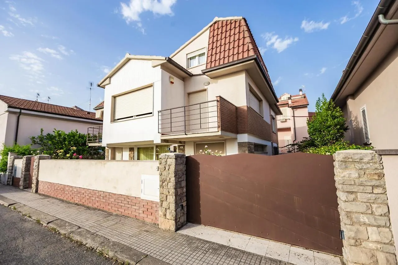 Casa Summer Cecina  0*, Cecina (Livorno)